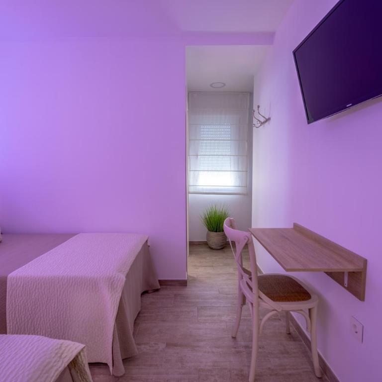 Petit Malaga Congress - Standard Family Room - 6