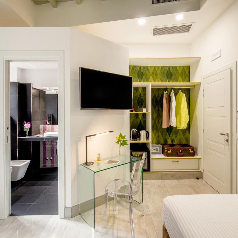 GCF Luxury Suites, Guest house - Triple Room with Terrace - 6