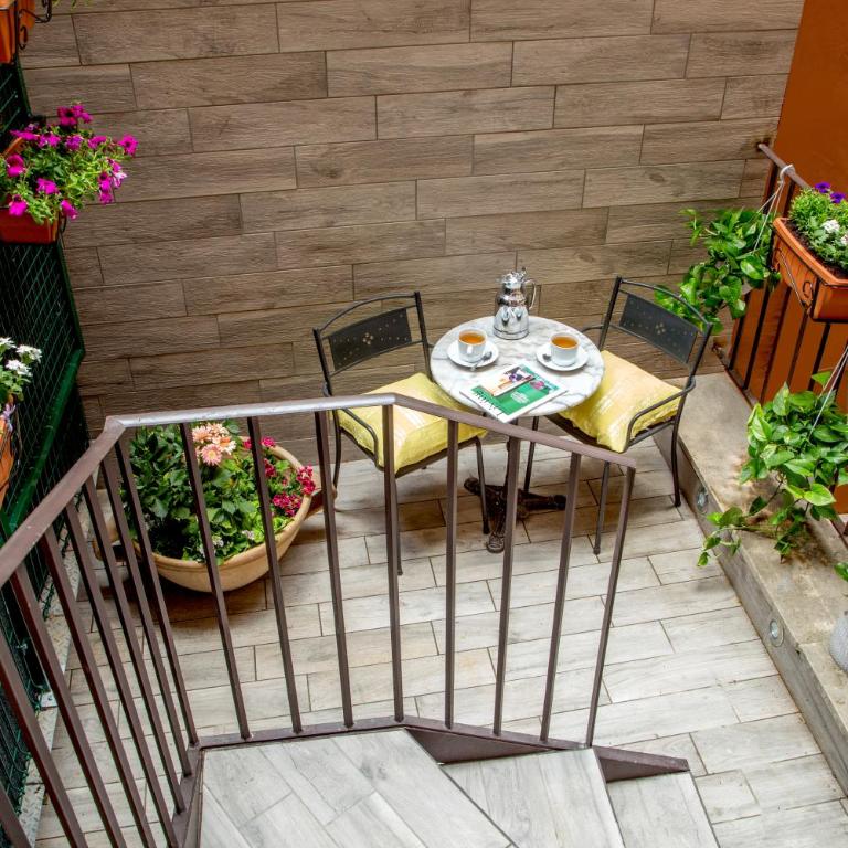 GCF Luxury Suites, Guest house - Triple Room with Terrace - 4