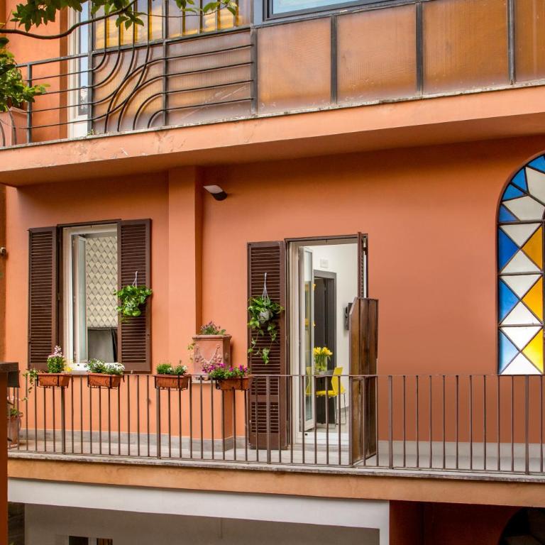 GCF Luxury Suites, Guest house - Apartment with Balcony - 8