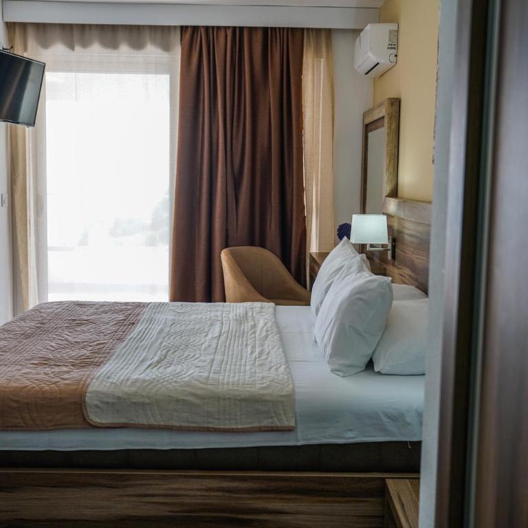 HOTEL MEDITERRANEO LIMAN free private beach for hotel guest - Suite with Sea View - 6