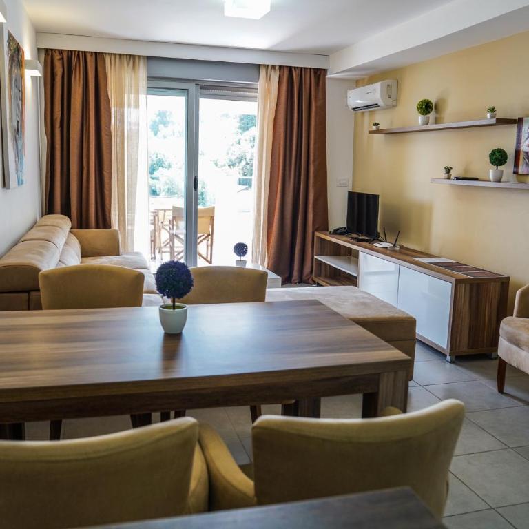 HOTEL MEDITERRANEO LIMAN free private beach for hotel guest - Suite with Sea View - 8