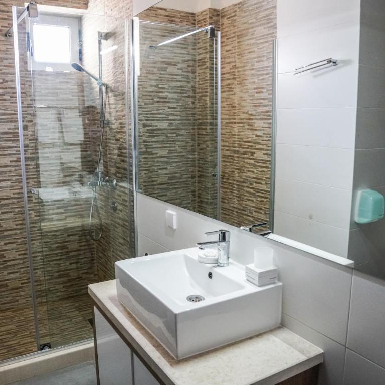 HOTEL MEDITERRANEO LIMAN free private beach for hotel guest - Suite with Sea View - 10