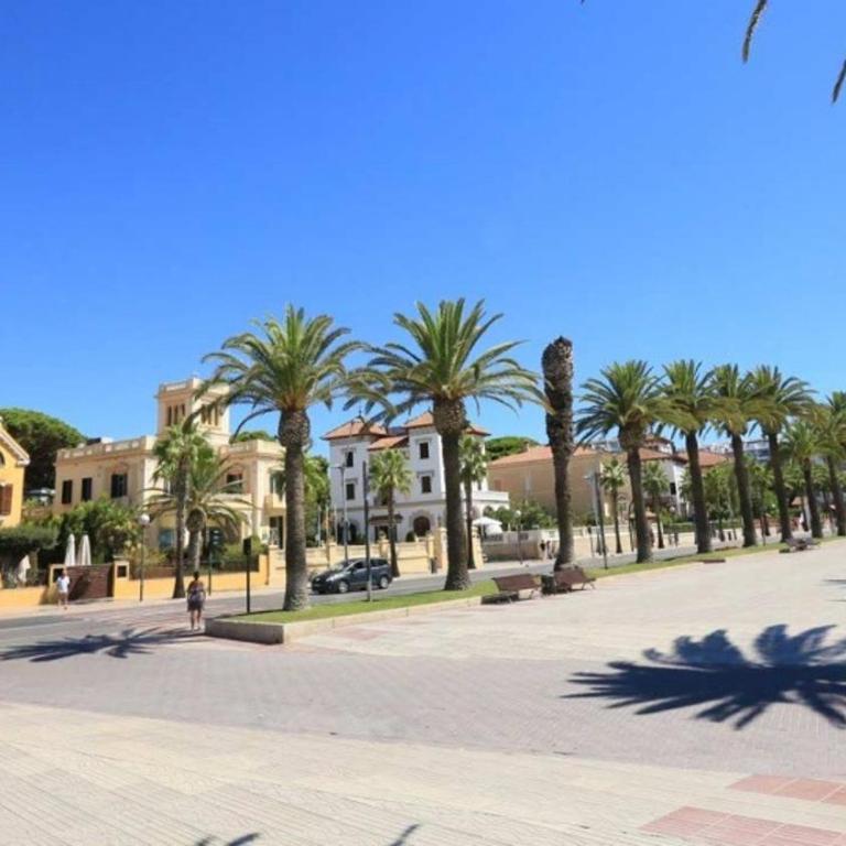 Apartamento playa LLevant mejor zona Salou - Apartment - 20