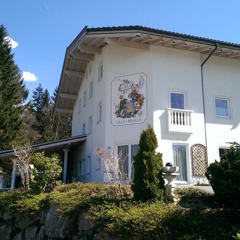 Villa-Musica "Das Harmonikahaus" Apartments, Harmonikabau und Seminare - Two Bedroom Apartment with Terrace - 1