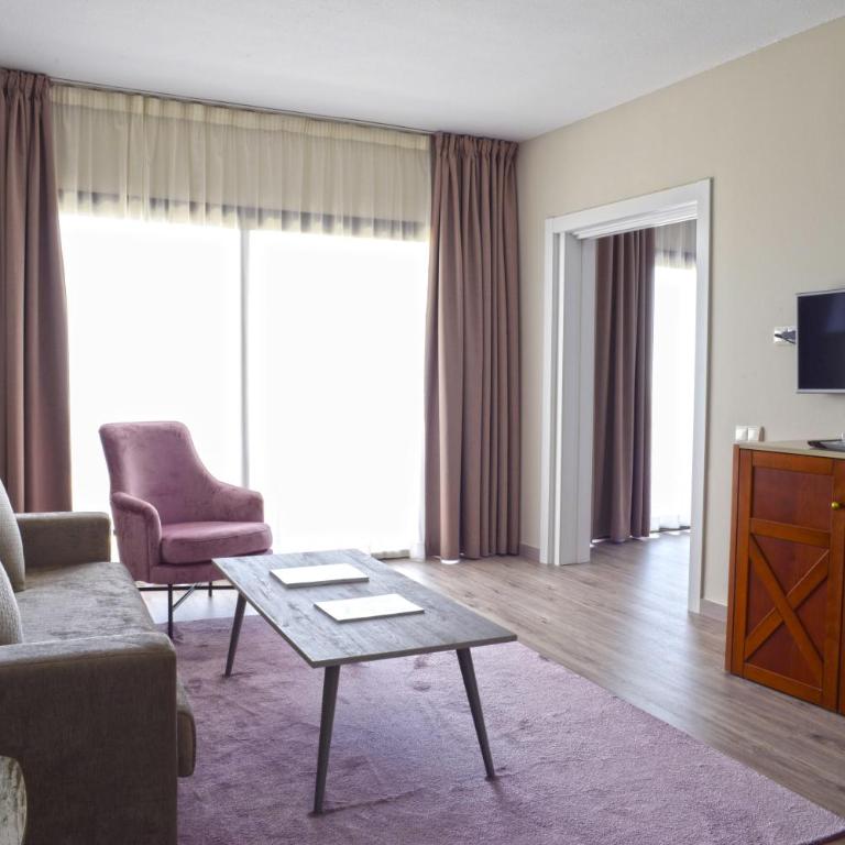 TRH Paraíso - Suite Junior (2 adultos + 2 niños) - 8