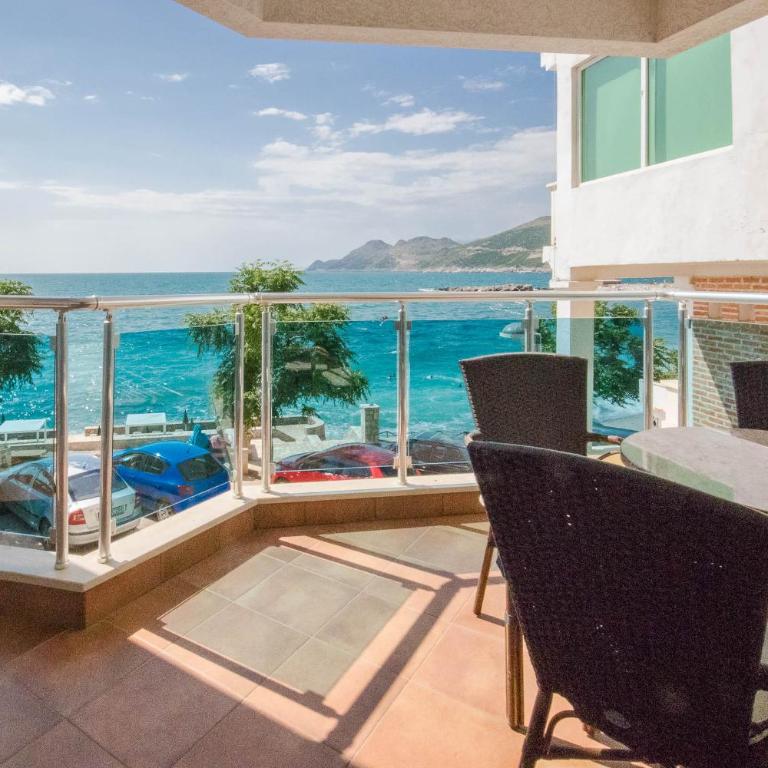 Apartments Palma - Comfort One-Bedroom Apartment with Sea View - 2