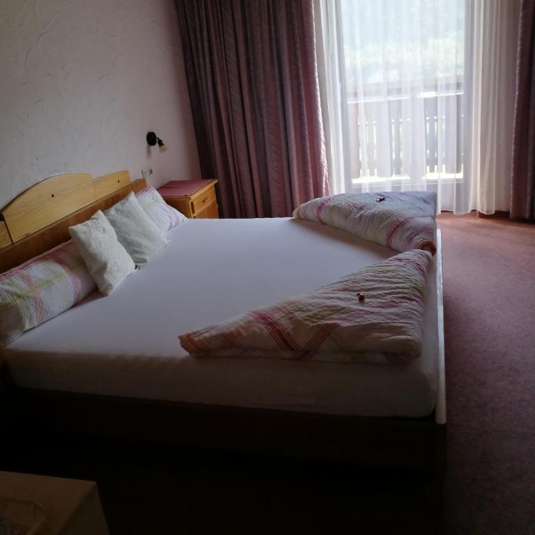 Gästepension Wiesenheim - Doppelzimmer mit Balkon - 1