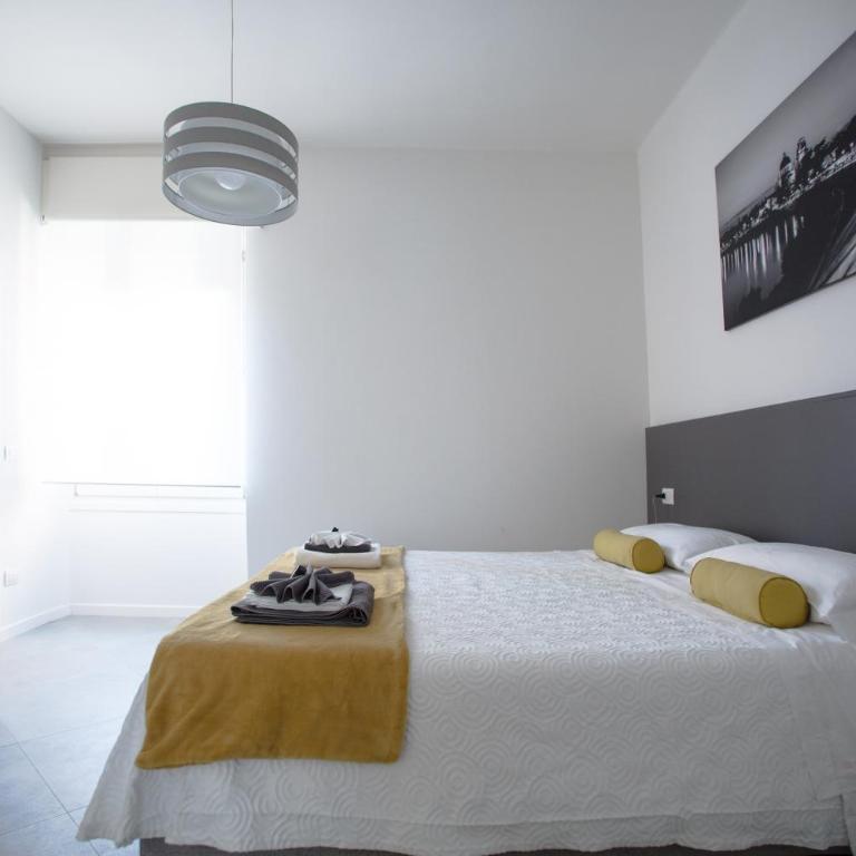 Suite Dreams in Verona - Camera Matrimoniale/Doppia con Letti Singoli con Vista Città - 3