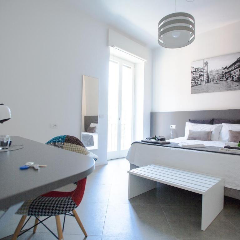 Suite Dreams in Verona - Camera Tripla con Vista Città - 7