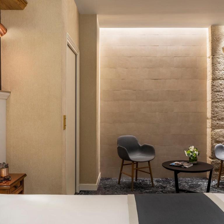 Hotel Ducs de Bourgogne - Suite Junior - 3