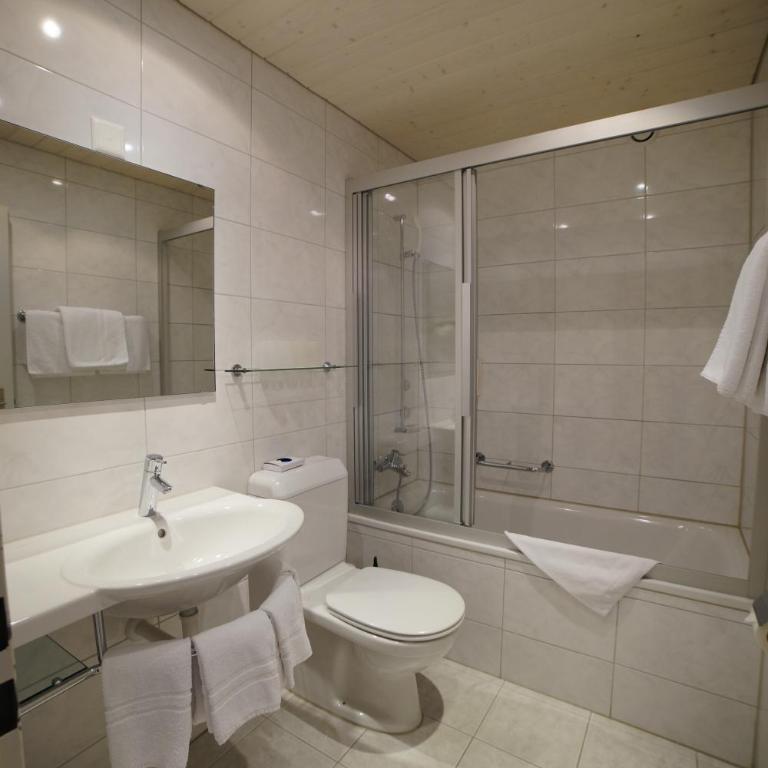 Hotel Crystal - Doppelzimmer mit Balkon - 10