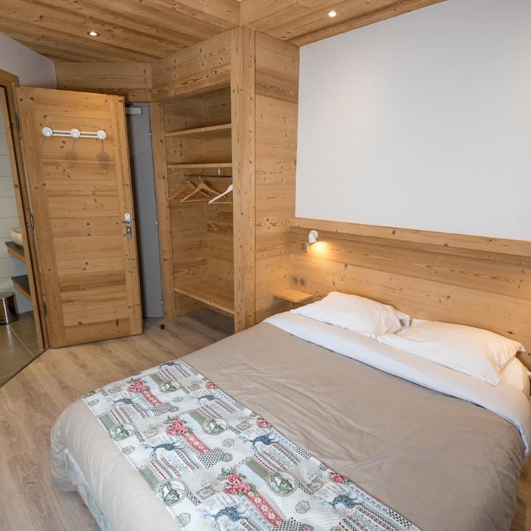 Hôtel Flor'Alpes - Chambre Triple avec Douche - 7