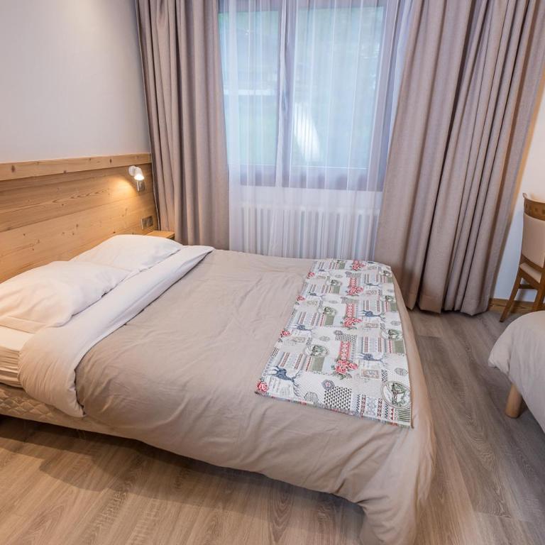 Hôtel Flor'Alpes - Chambre Triple avec Douche - 9