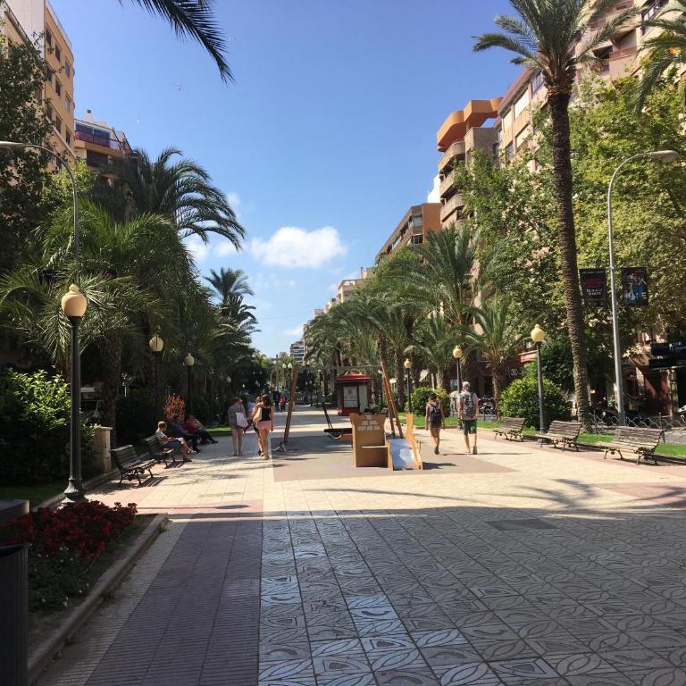 4 BEDROOMS -SENECA Center Apartment - Apartment - 34