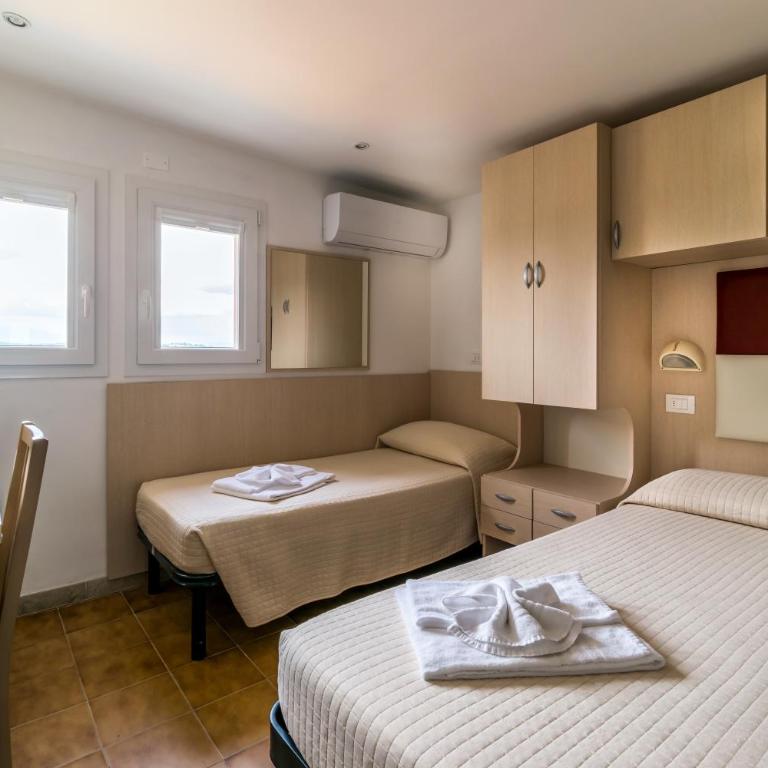 Hotel Stresa - Camera Tripla - 4