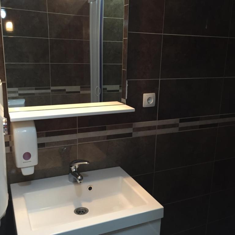 B&B Izvor - Trokrevetna Soba sa Sopstvenim Kupatilom - 8
