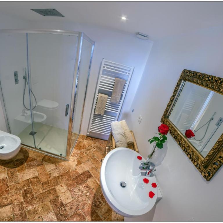 VILLA VINICIA, pool, jacuzzi, airco - Suite con Vasca Idromassaggio e Vista Giardino - 12