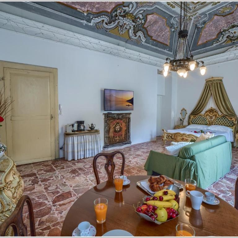VILLA VINICIA, pool, jacuzzi, airco - Suite con Vasca Idromassaggio e Vista Giardino - 7