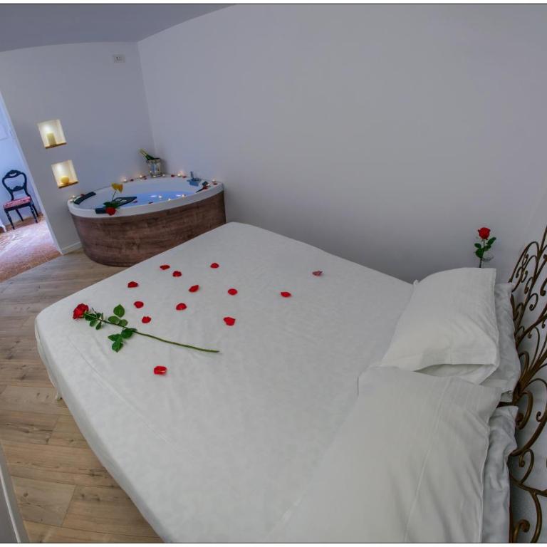 VILLA VINICIA, pool, jacuzzi, airco - Monolocale con Vasca Idromassaggio - 7