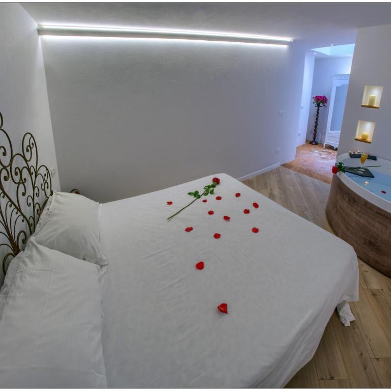 VILLA VINICIA, pool, jacuzzi, airco - Monolocale con Vasca Idromassaggio - 6