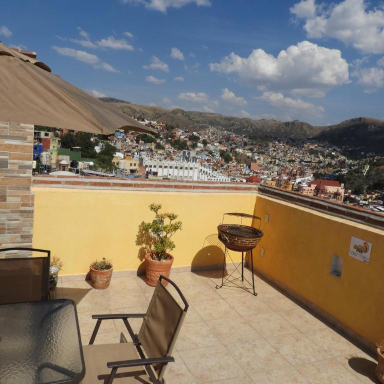 La Lotería Panoramic House & Rooftop by Lunian - Suite with City View - 12