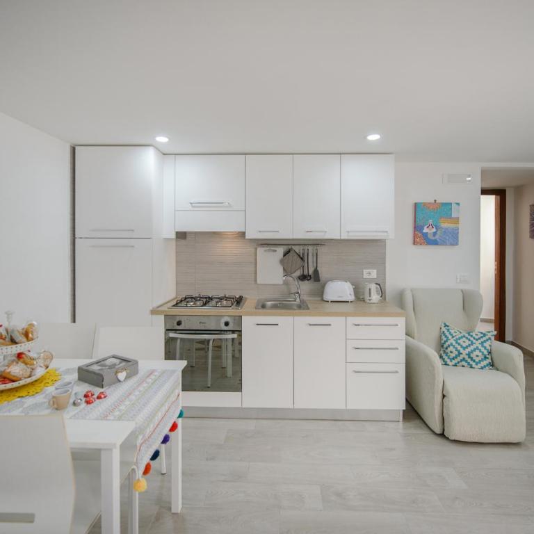 MIRANDA APARTMENTS nel cuore del Vomero - Appartamento con 2 Camere da Letto e Balcone - 7