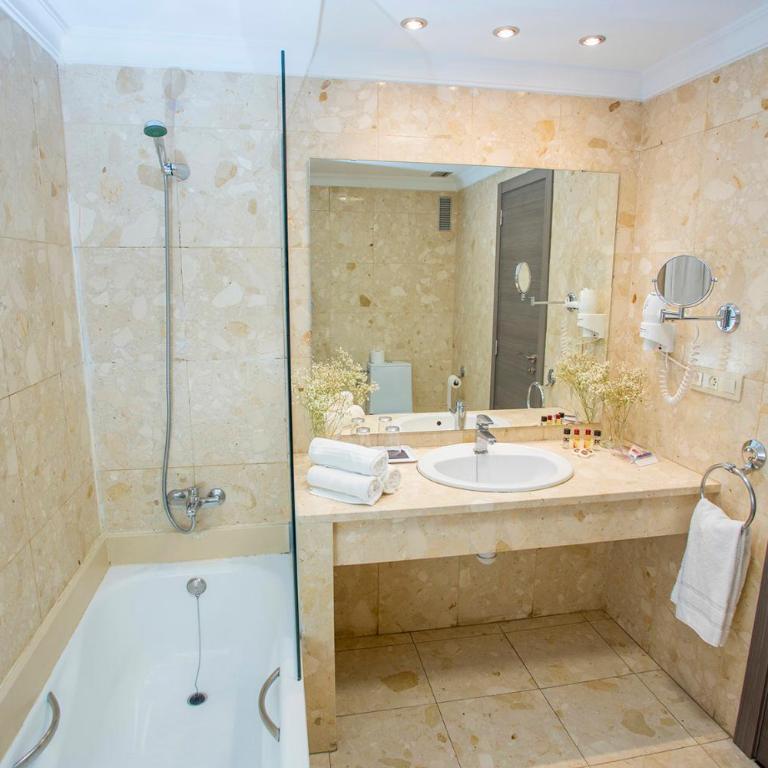 Hotel Borgia - Habitación Doble - 1 o 2 camas - 4