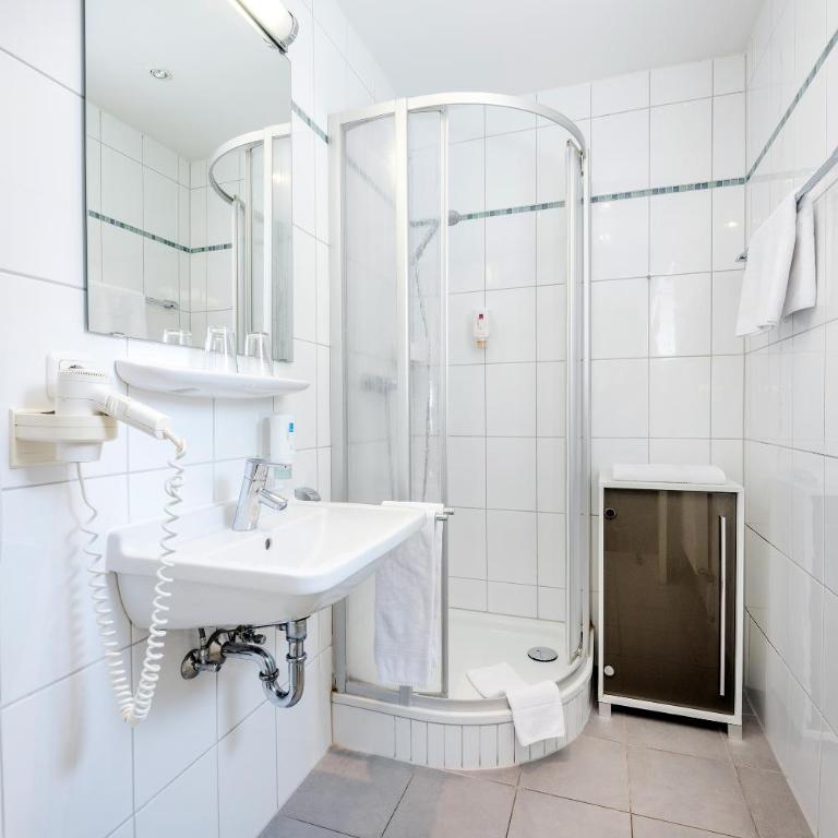Laimer Hof am Schloss Nymphenburg - Standard Zweibettzimmer - 3