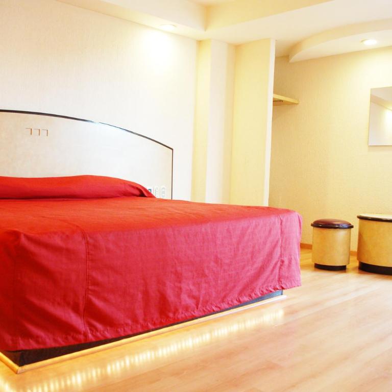 Panorama Hotel - Habitación con cama extragrande. - 1