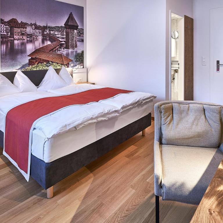 Hotel Central Luzern - Standard Doppelzimmer - 7