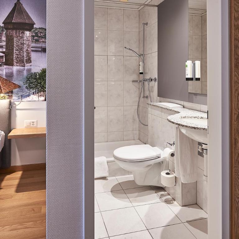 Hotel Central Luzern - Standard Doppelzimmer - 6