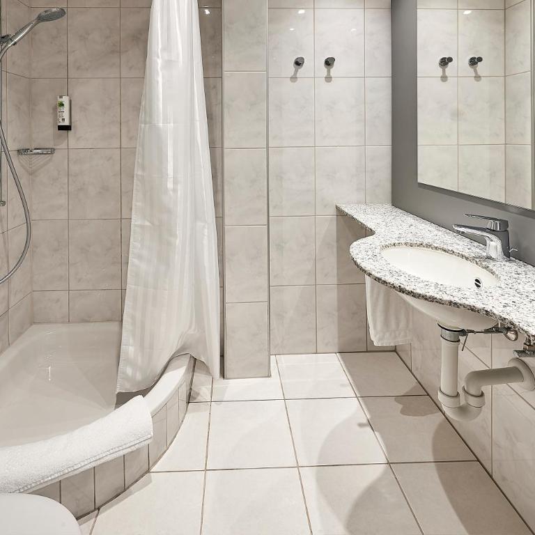 Hotel Central Luzern - Standard Familienzimmer - 5