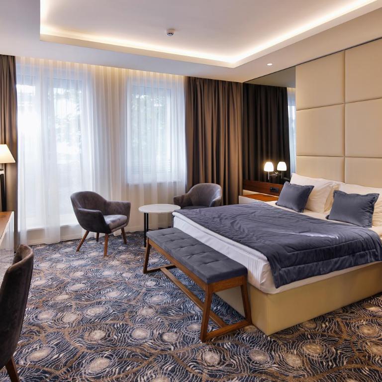 Sky Hotel - Superior Dvokrevetna Soba s Bračnim Krevetom i Besplatnim Korišćenjem Parkinga - 2