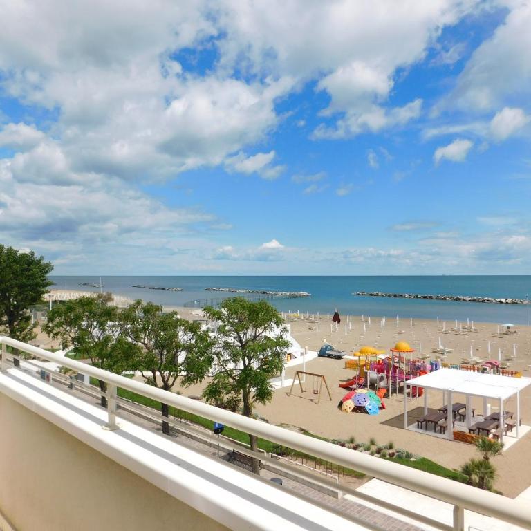 Gimmi Hotel - Camera Matrimoniale Fronte Spiaggia - 15