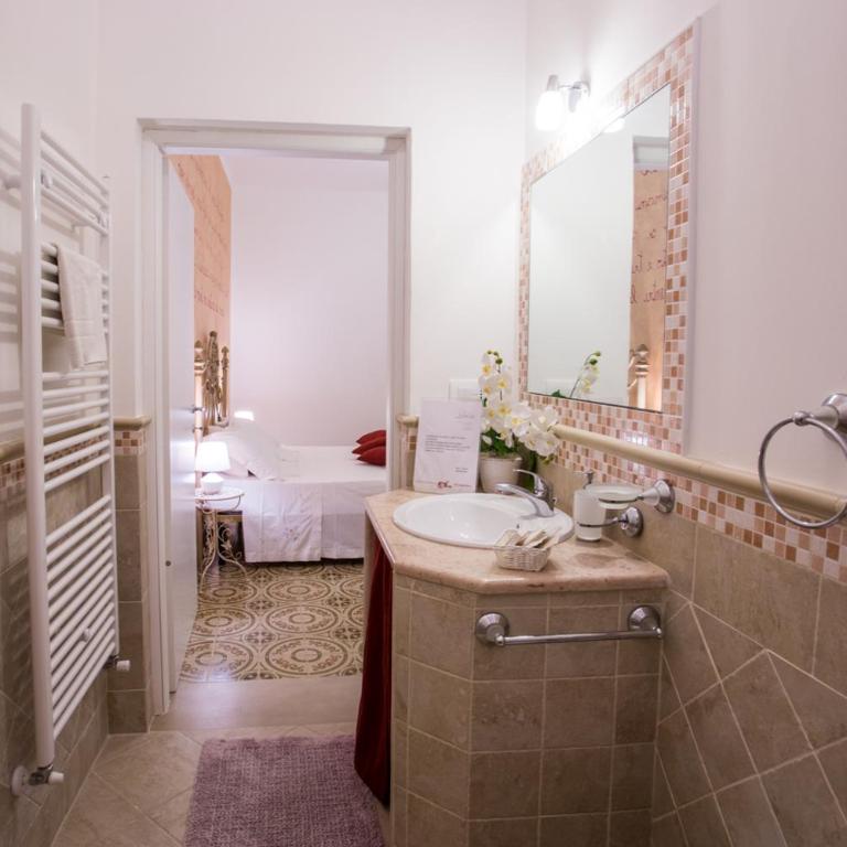 Casa Poesia - Camera Matrimoniale Economy con Bagno Privato - 6