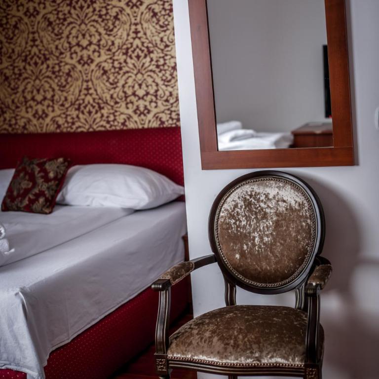 Hotel BOB - Dvokrevetna Soba sa Bračnim Krevetom - 5