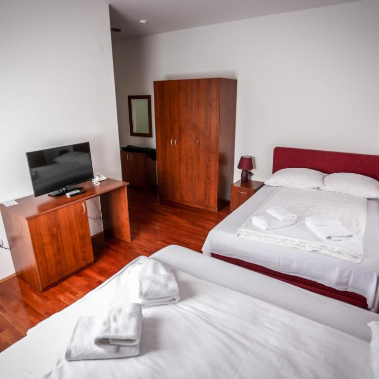 Hotel BOB - Četvorokrevetna Soba - 5