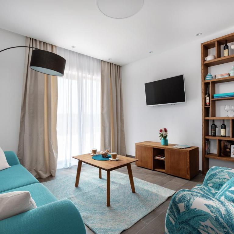 Hotel Eleven - Presidential Two-Bedroom Apartment with Balcony - 5