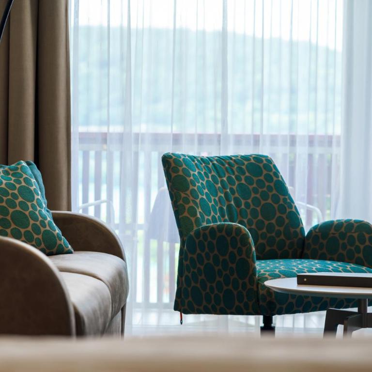 Seehotel Vinzenz - Deluxe Doppelzimmer mit Balkon und Seeblick - 7