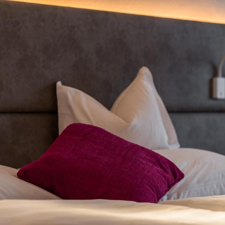 Seehotel Vinzenz - Kleines Doppelzimmer mit einem Balkon und Seeblick - 6