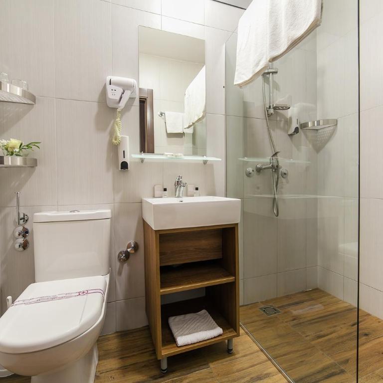 Hotel Sato Conference & SPA Resort - Dvokrevetna Soba s Bračnim Krevetom i Bočnim Pogledom na More - 1