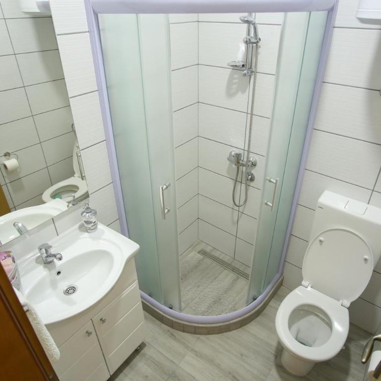 Guest House Stari - Double Room with Private Bathroom - 4