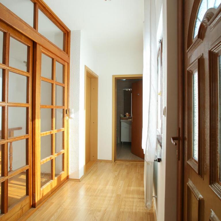 Guest House Stari - Double Room with Shared Bathroom - 5