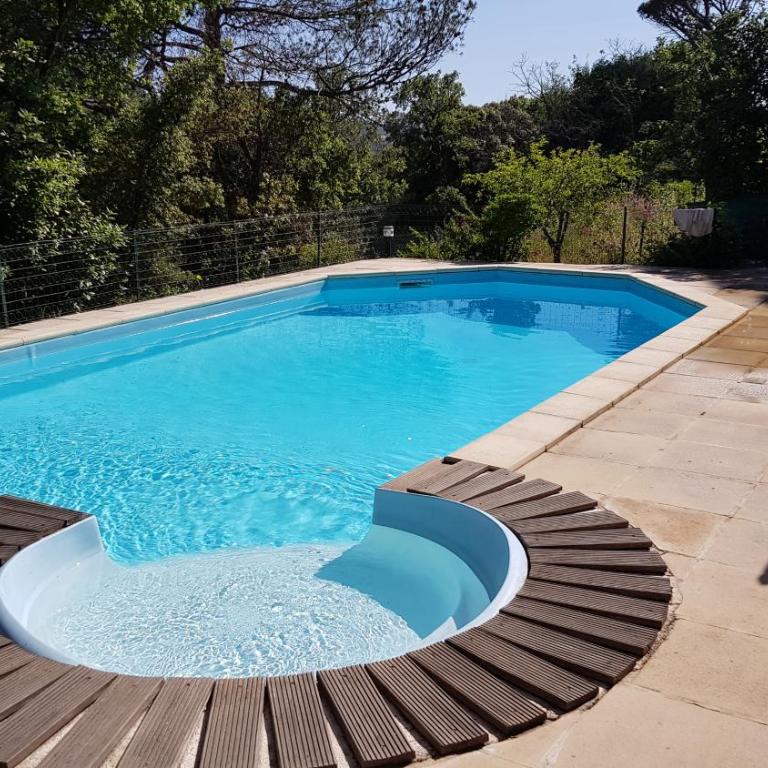 Saint Raphael - Appartement dans villa au calme à Valescure y- Prix inchangés - Ferienhaus - 16