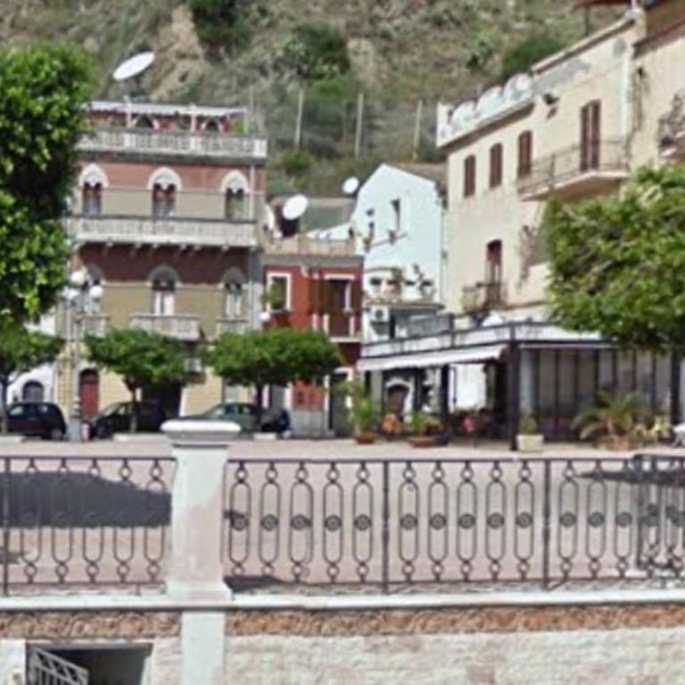 Casa Vacanze Corso Umberto - Apartment with Sea View - 3