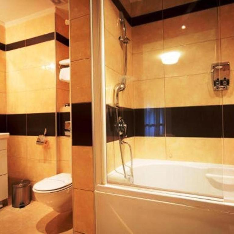 Hotel Junior - Suite sa Hidromasažnom Kadom - 6