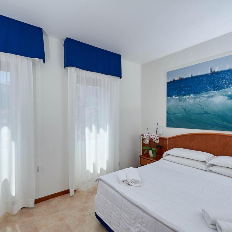 Hotel Croce Di Malta - Camera Matrimoniale con Vista Mare - 13