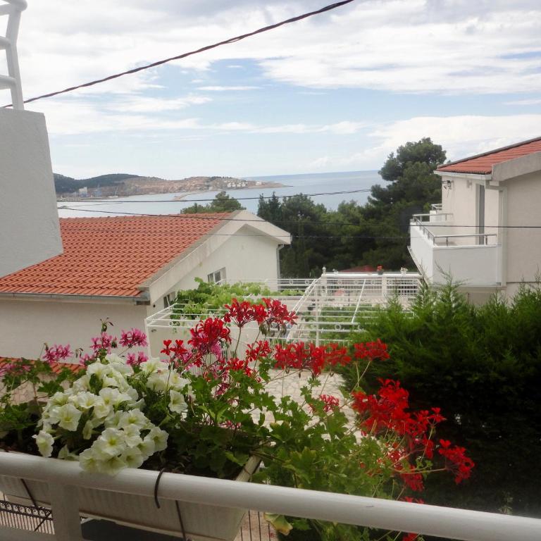 Brankas Apartments - Apartment with Terrace - 32
