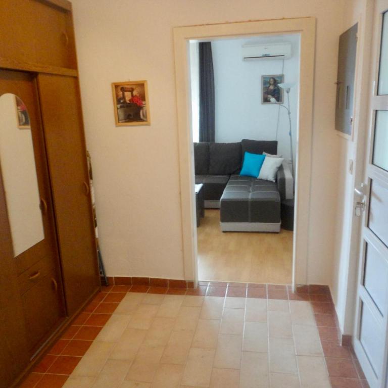 Brankas Apartments - Apartment with Terrace - 28